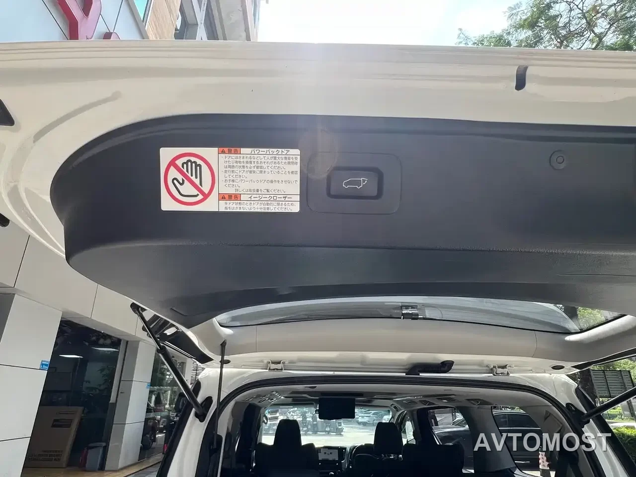 Toyota Vellfire — фото 23