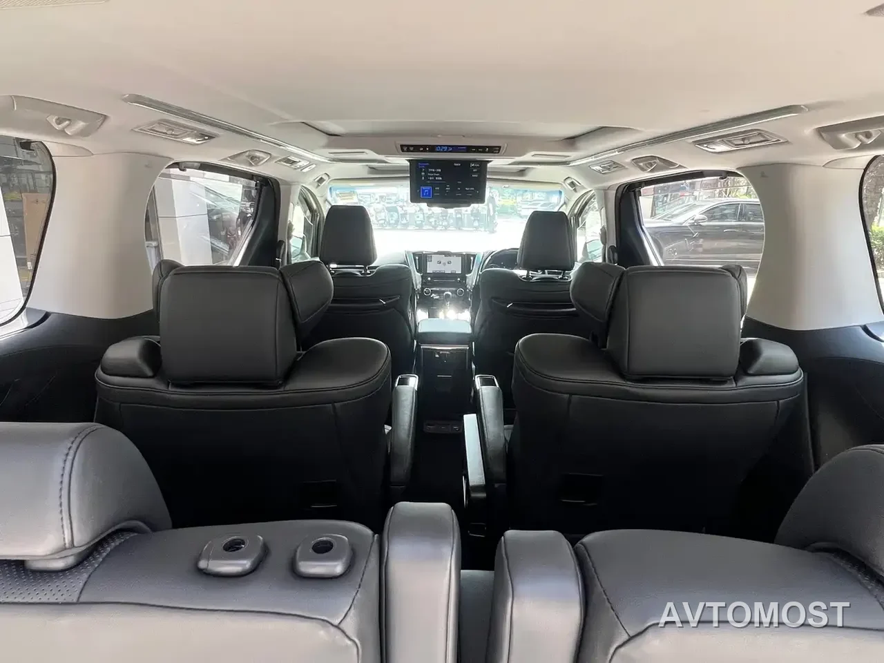 Toyota Vellfire — фото 25