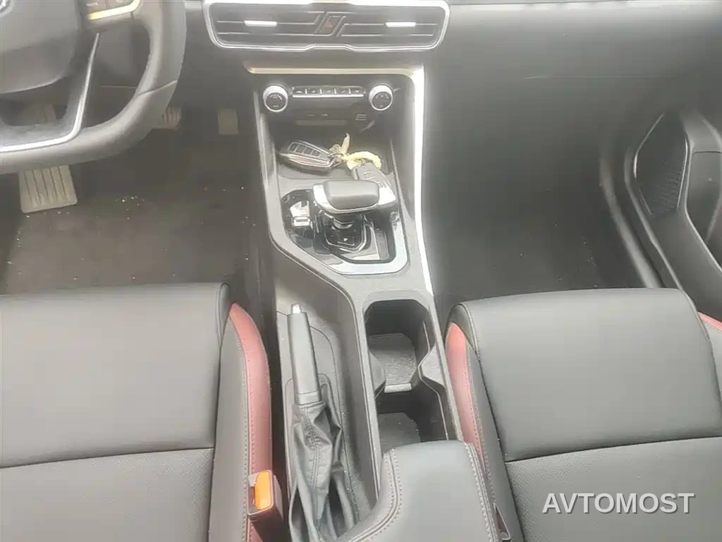 Geely Binyue 2021 1.4T DCT Platinum Edition — фото 14