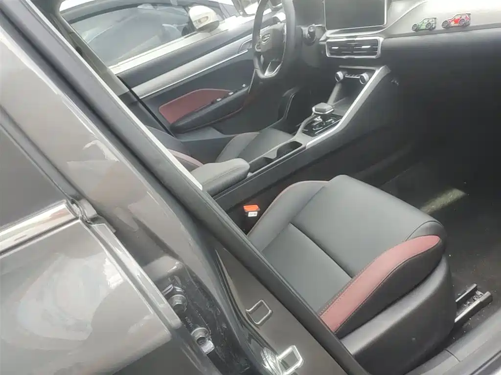Geely Binyue 2021 1.4T DCT Platinum Edition — фото 25