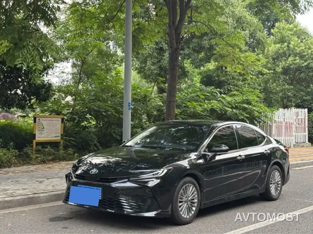 Toyota Camry 2024 Hybrid 2.0HGVP Luxury Edition — фото 1