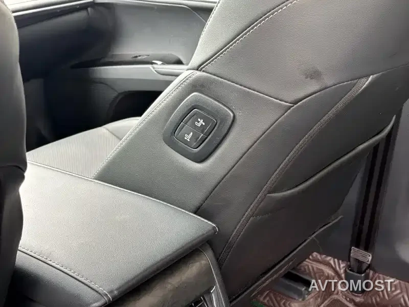 Toyota Camry 2024 Hybrid 2.0HGVP Luxury Edition — фото 9