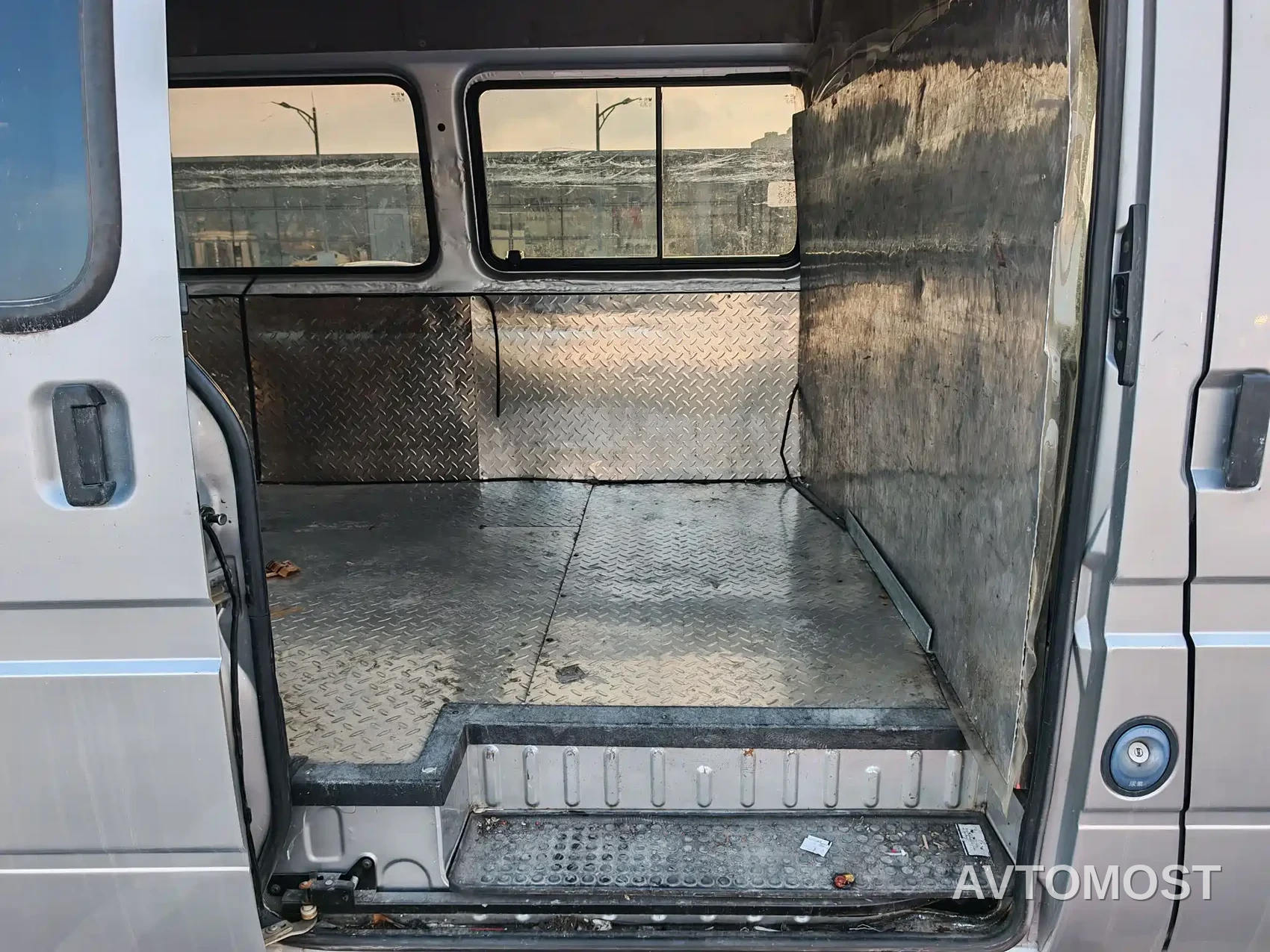 Jiangling Tesun 2019 2.8T Commercial Long Wheelbase Medium Roof 6-Seater Single Rear Tire China VI JX493 — фото 12