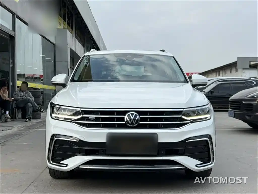 Volkswagen Tiguan L 2023 Facelift 330TSI Auto FWD R-Line Premium — фото 8