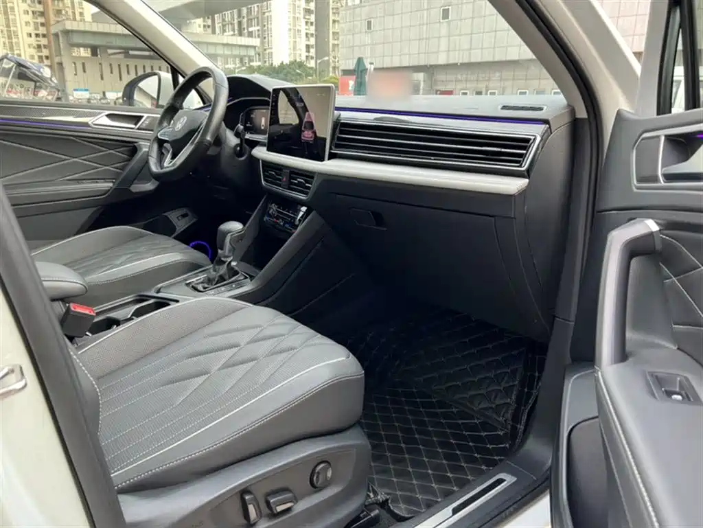 Volkswagen Tiguan L 2023 Facelift 330TSI Auto FWD R-Line Premium — фото 9