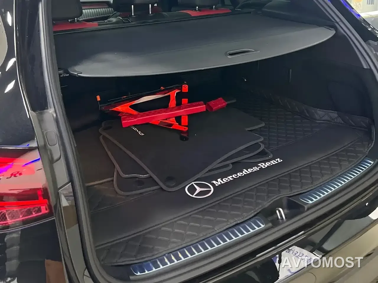 Mercedes-Benz GLC AMG 2024 AMG GLC 43 4MATIC — фото 11