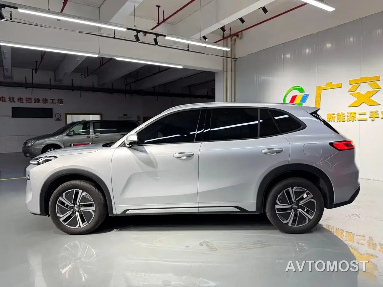 Geely Galaxy Starship 7 EM-i 2025 Model 55km Voyage Edition — фото 4