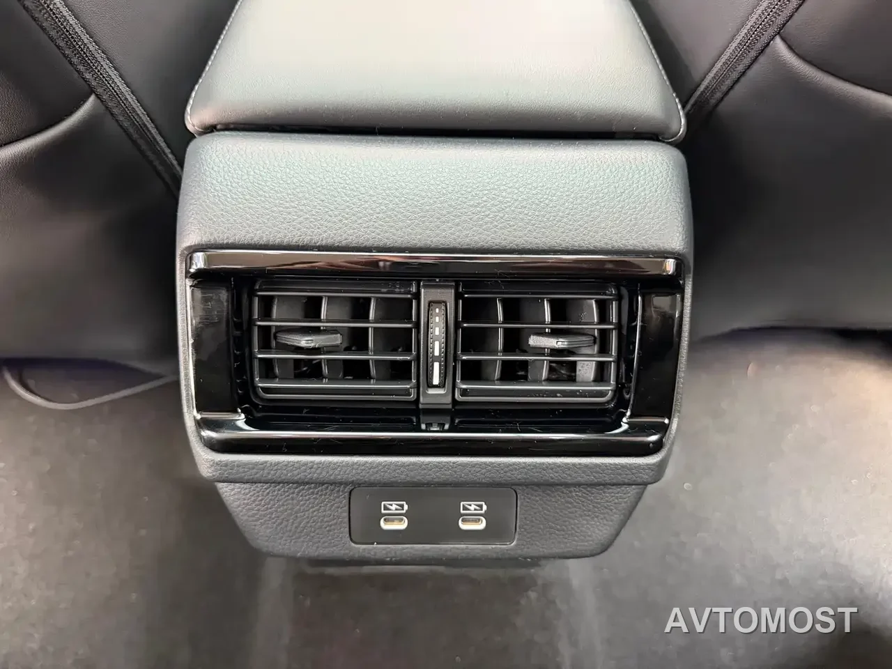 Honda Accord New Energy 2023 2.0L e:PHEV Luxury Edition — фото 14