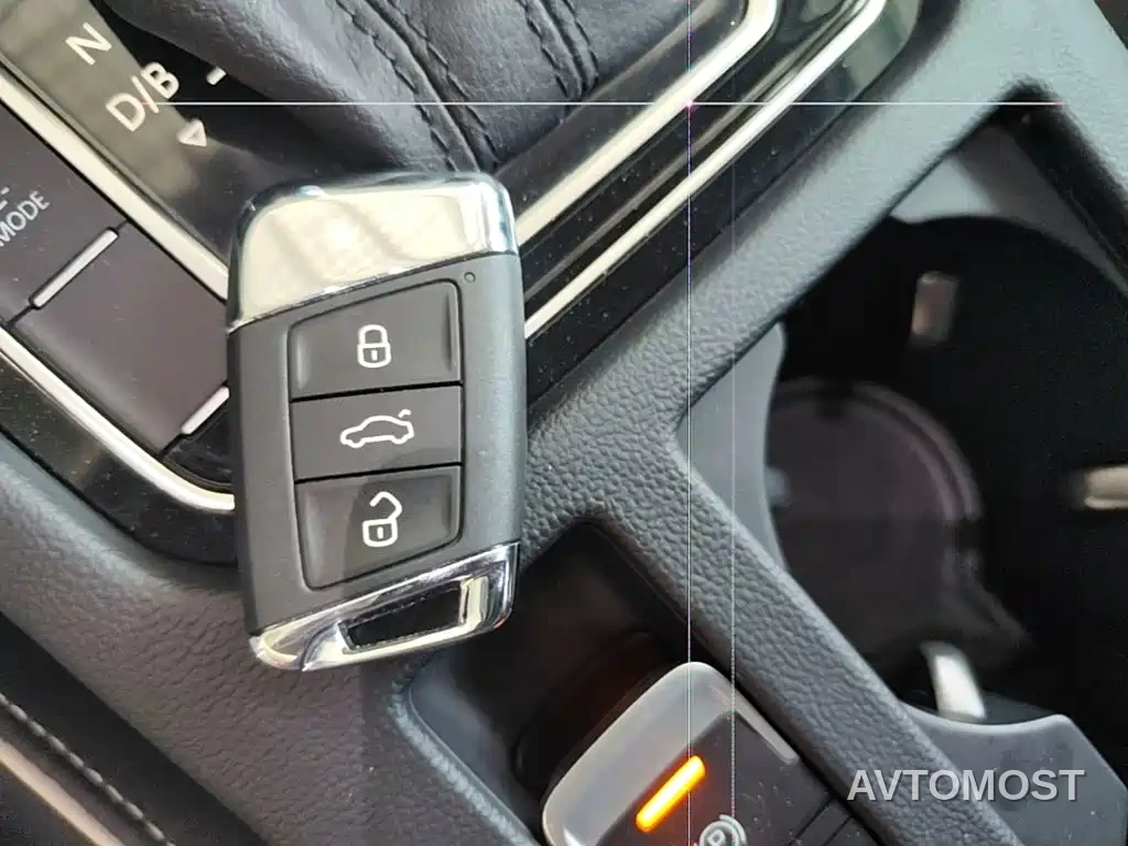 Volkswagen Magotan GTE Plug-in Hybrid 2020 GTE Luxury — фото 11