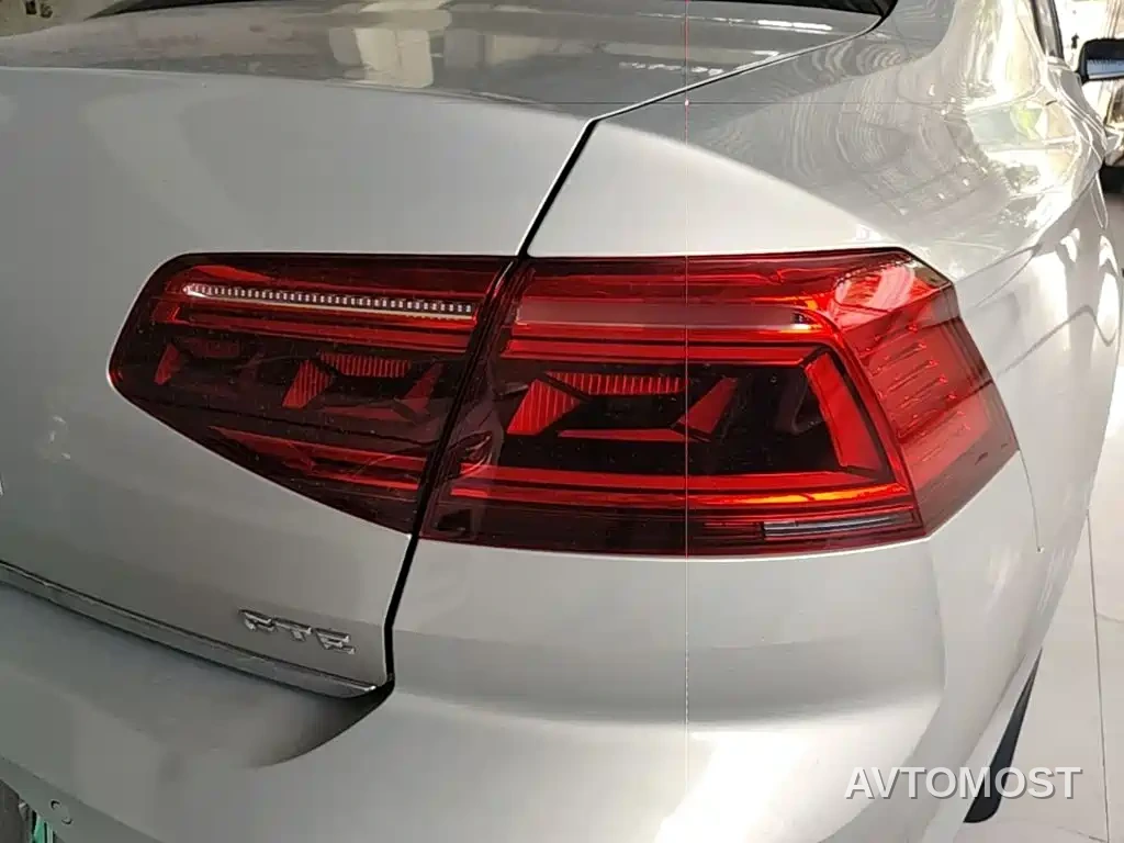 Volkswagen Magotan GTE Plug-in Hybrid 2020 GTE Luxury — фото 21