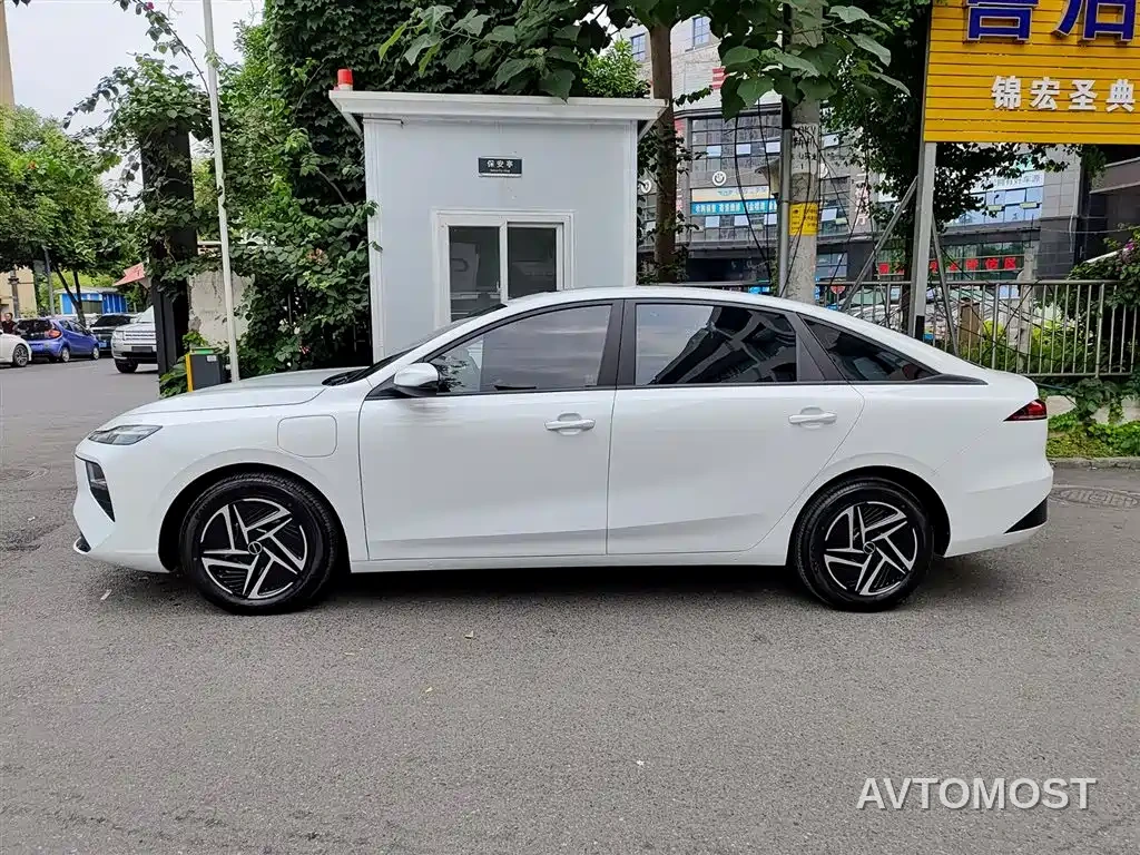 Roewe D6 2025 Model 450km Premium Edition — фото 3