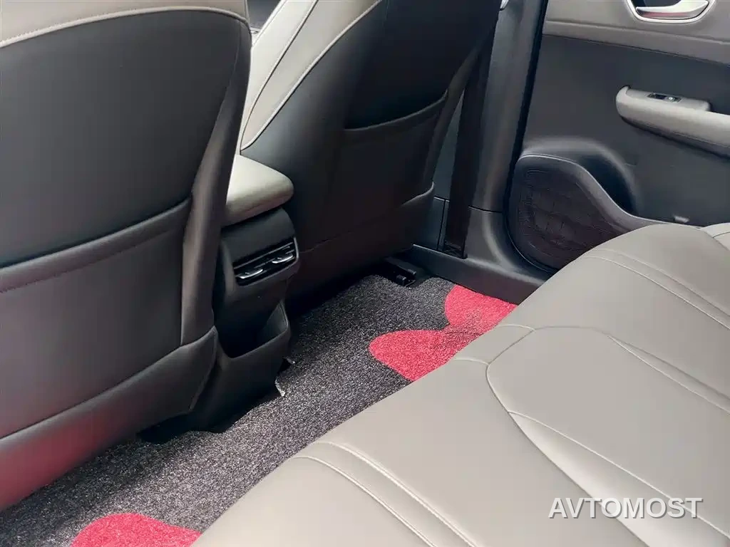 Roewe D6 2025 Model 450km Premium Edition — фото 8