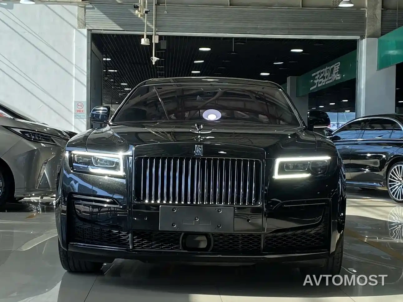 Rolls-Royce Ghost 2024 6.7T Black Badge — фото 2