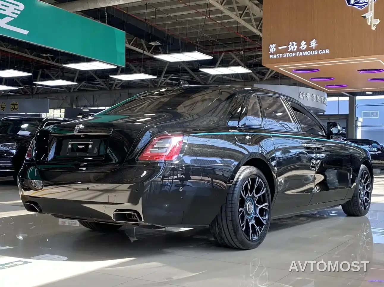 Rolls-Royce Ghost 2024 6.7T Black Badge — фото 4