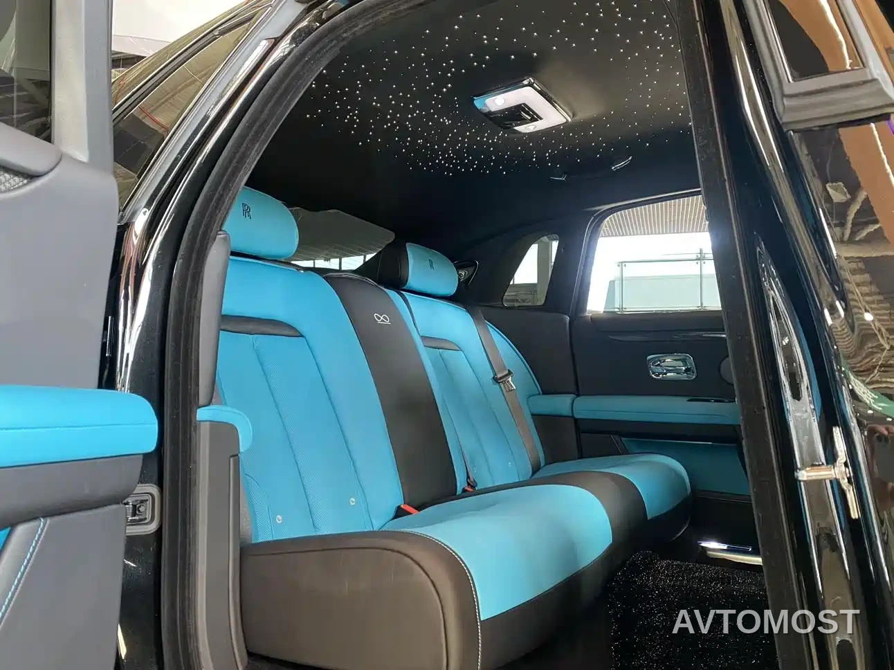 Rolls-Royce Ghost 2024 6.7T Black Badge — фото 15