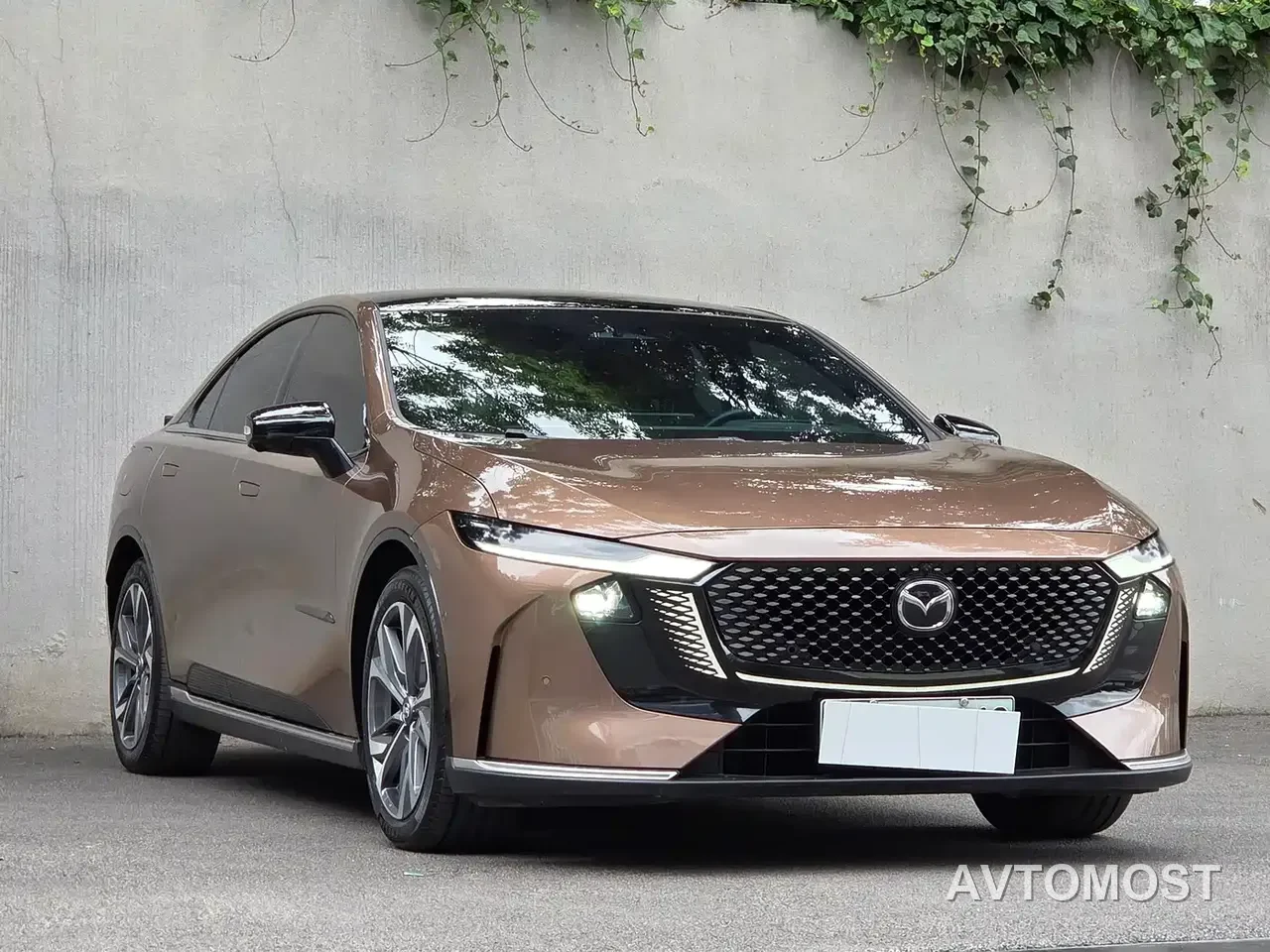Mazda EZ-6 2024 Extended Range 200 Premium Edition — фото 3