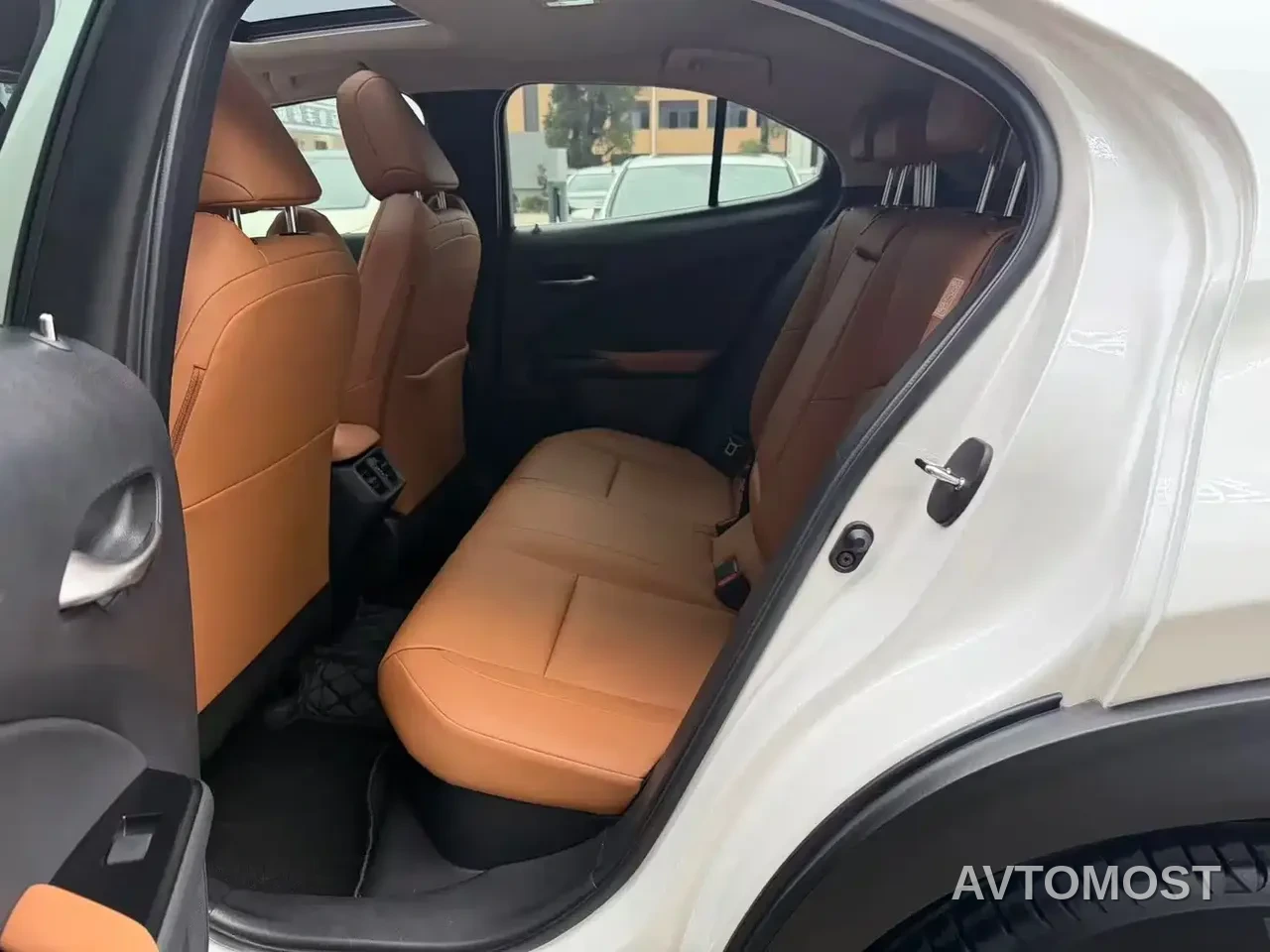 Lexus UX 2020 260h Explore Fun Edition China V — фото 5