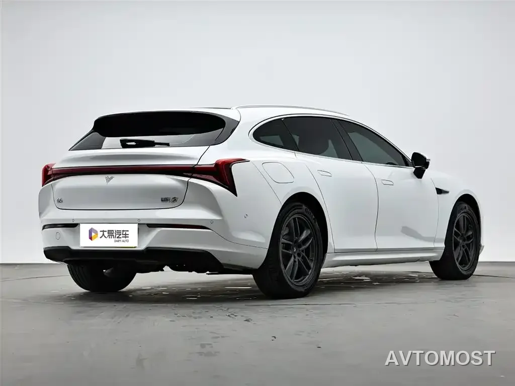 Nezha S Shooting Brake 2024 Model Range Extender 300 Standard — фото 16