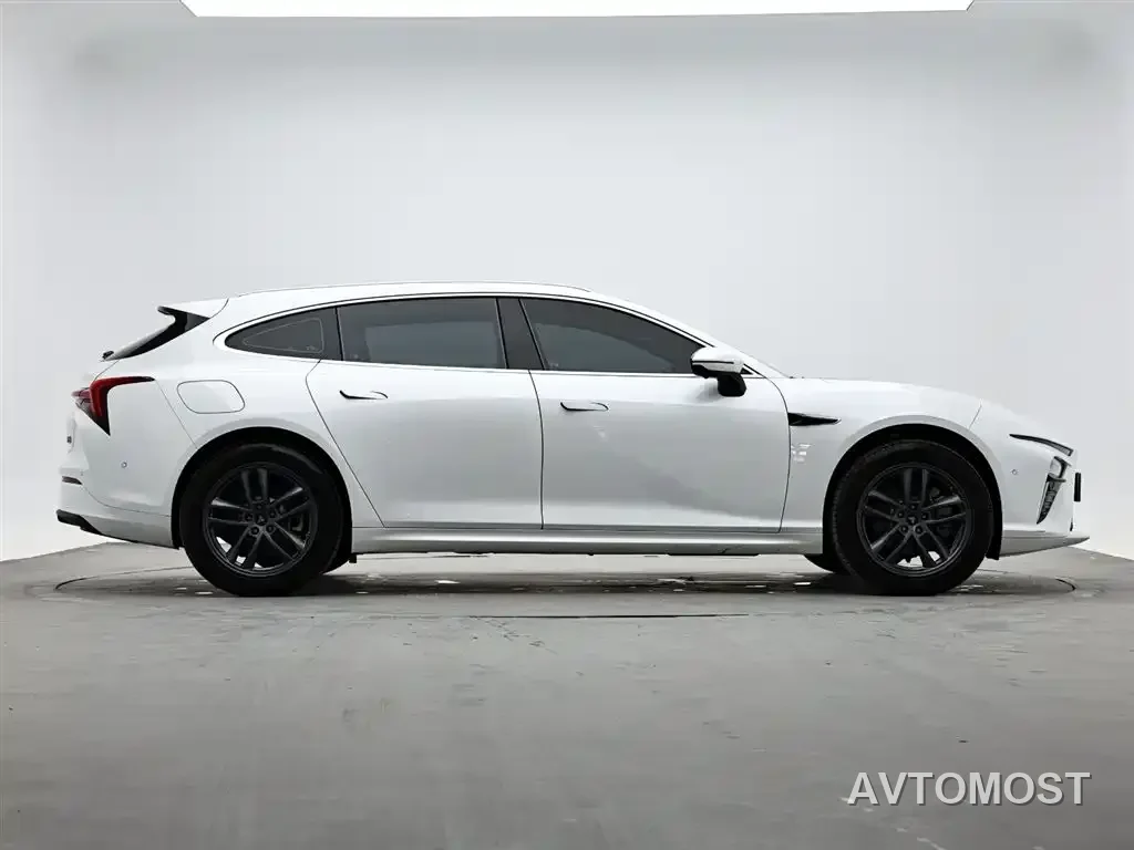 Nezha S Shooting Brake 2024 Model Range Extender 300 Standard — фото 4