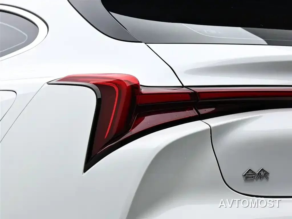 Nezha S Shooting Brake 2024 Model Range Extender 300 Standard — фото 5