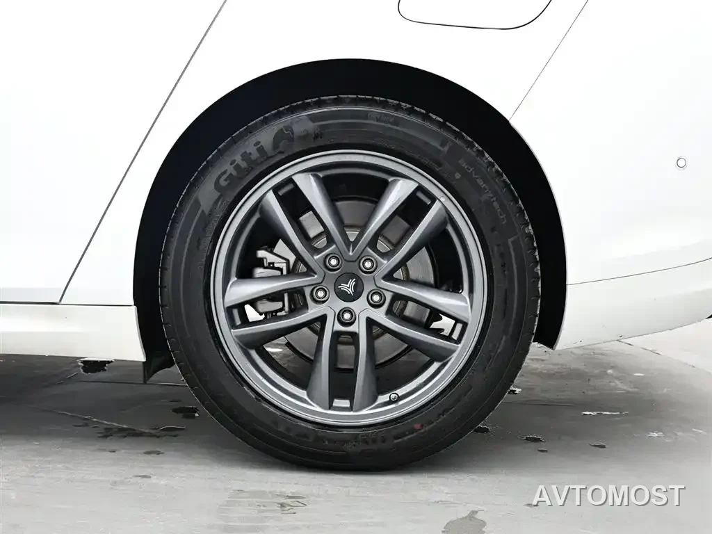 Nezha S Shooting Brake 2024 Model Range Extender 300 Standard — фото 6
