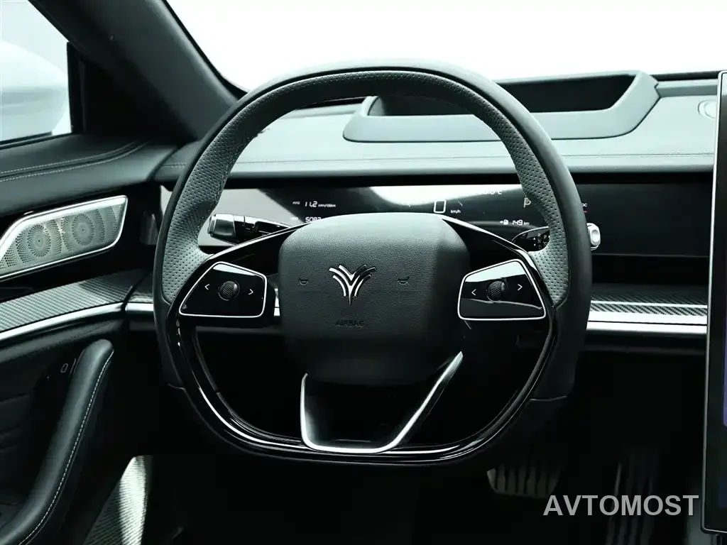 Nezha S Shooting Brake 2024 Model Range Extender 300 Standard — фото 12