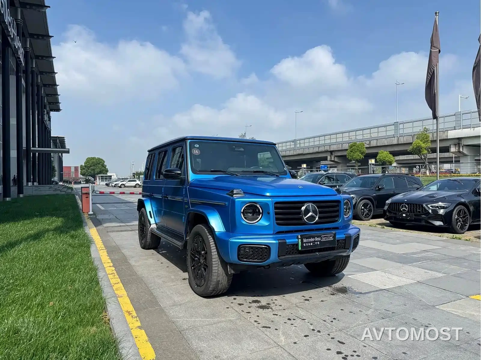 Mercedes-Benz G-Class New Energy 2025 G580 Launch Special Edition — фото 3