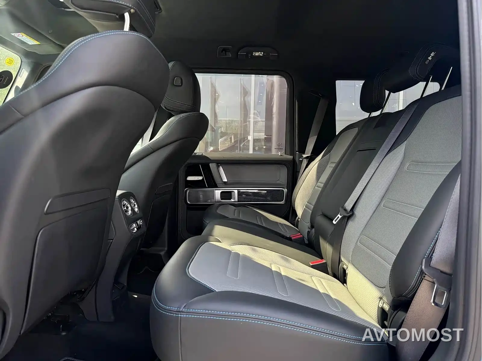Mercedes-Benz G-Class New Energy 2025 G580 Launch Special Edition — фото 10