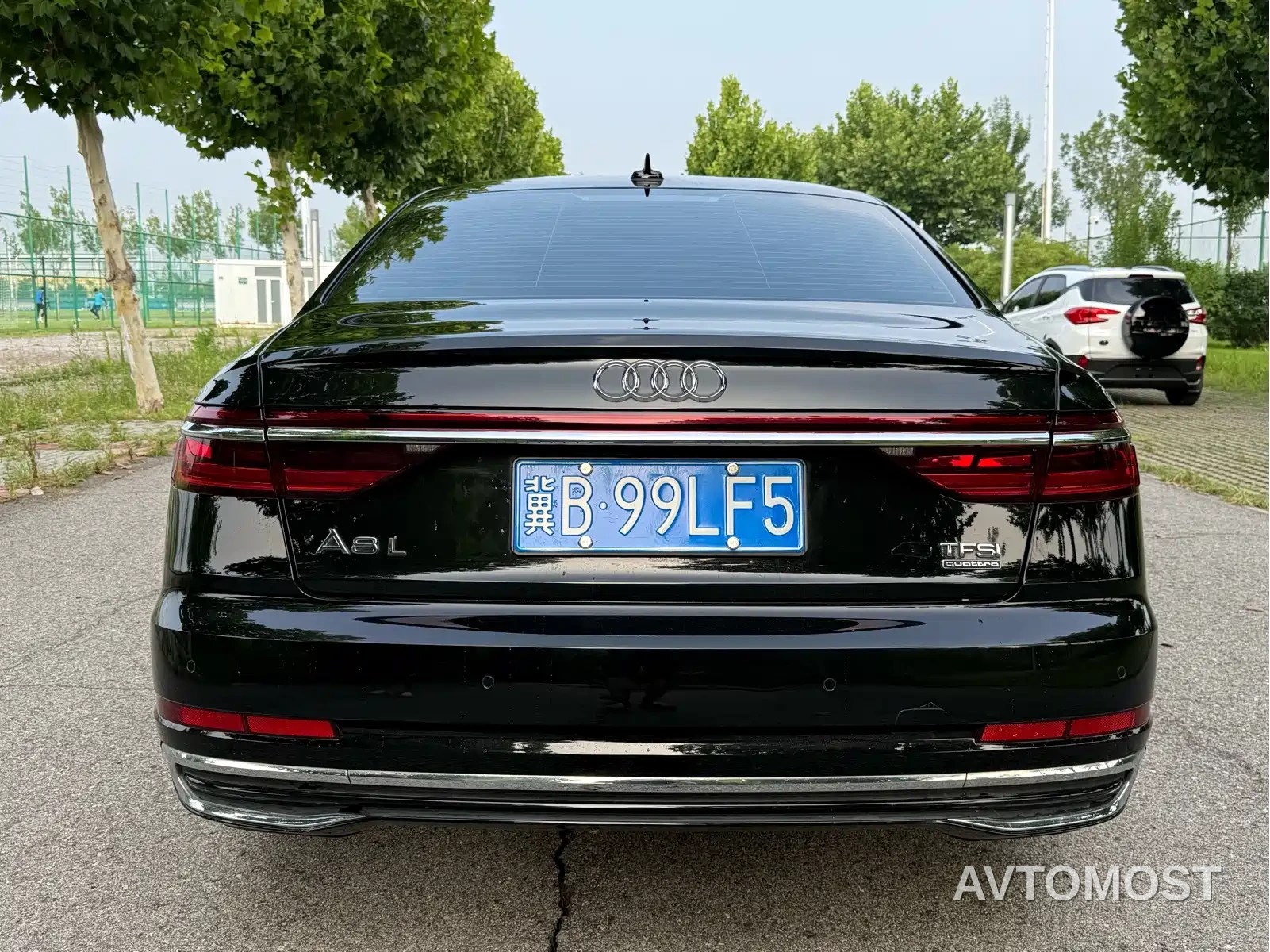 Audi A8 2024 Model A8L 45 TFSI quattro Luxury — фото 6