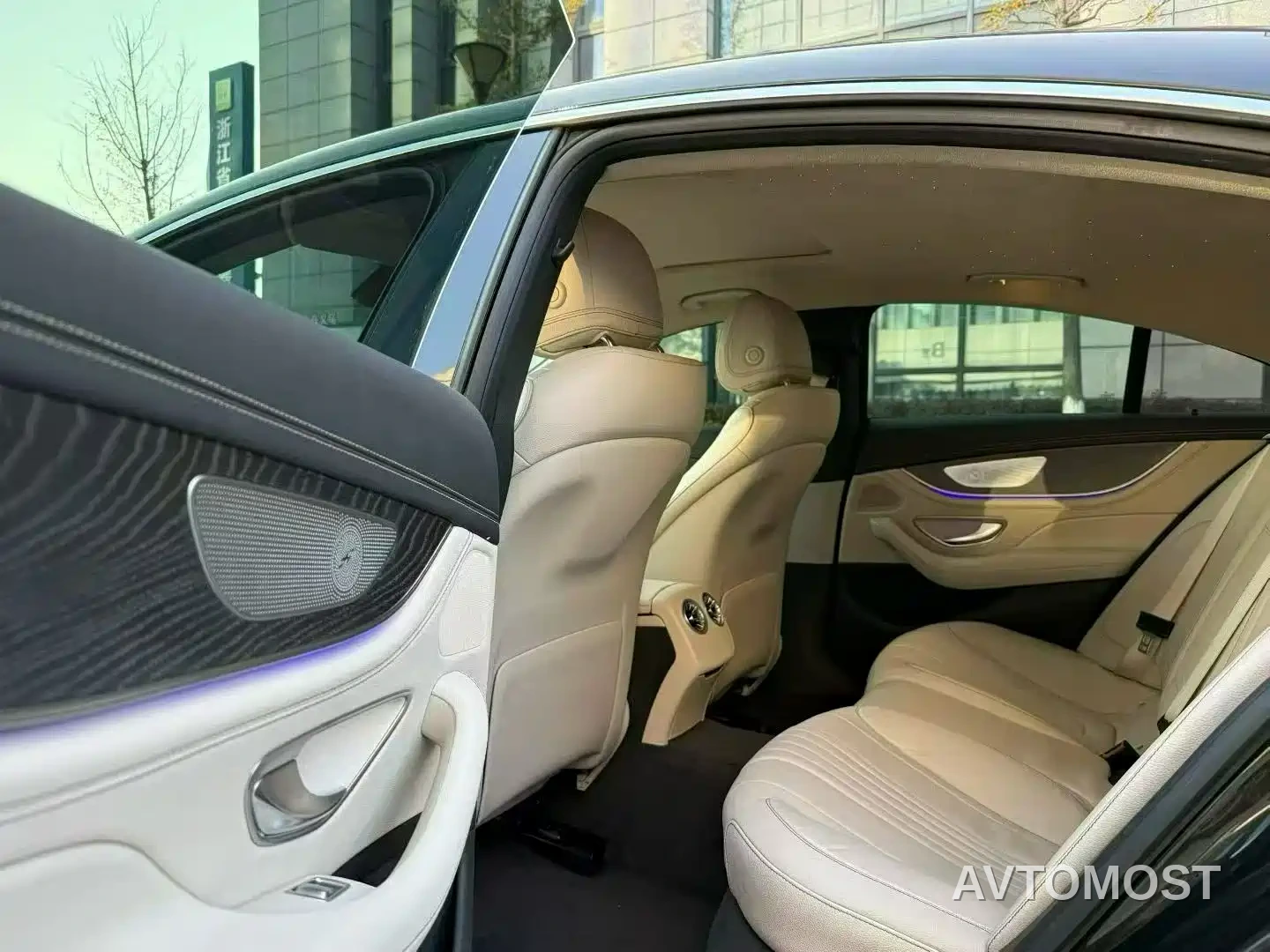 Mercedes-Benz CLS 2023 Model CLS 300 Luxury Version — фото 5