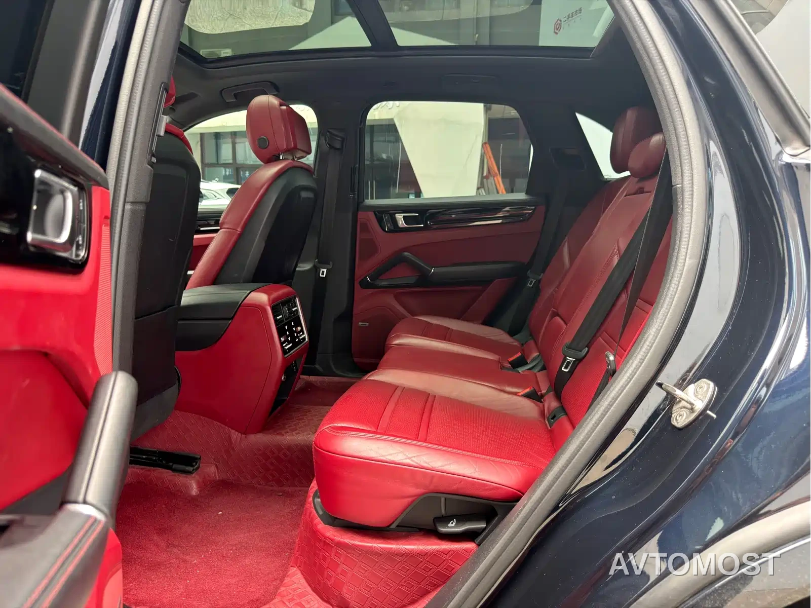 Porsche Cayenne New Energy 2021 Cayenne E-Hybrid 2.0T — фото 12