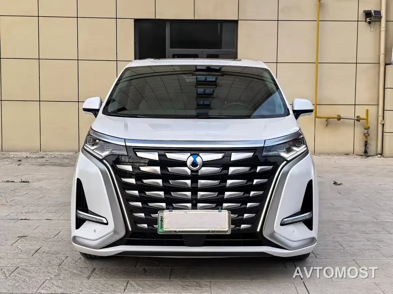 Denza D9 2022 DM-i 970 AWD Flagship — фото 2