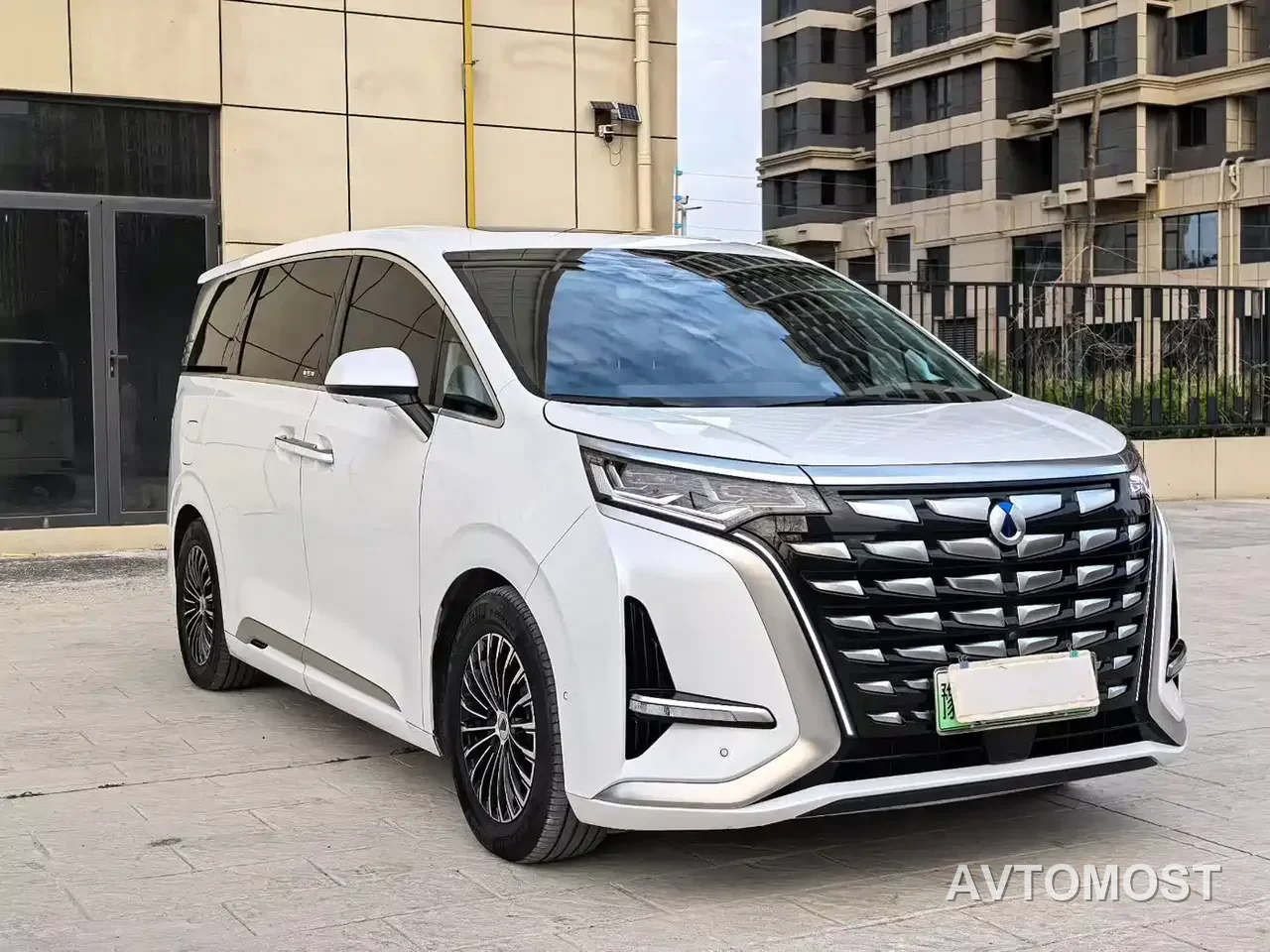 Denza D9 2022 DM-i 970 AWD Flagship — фото 3