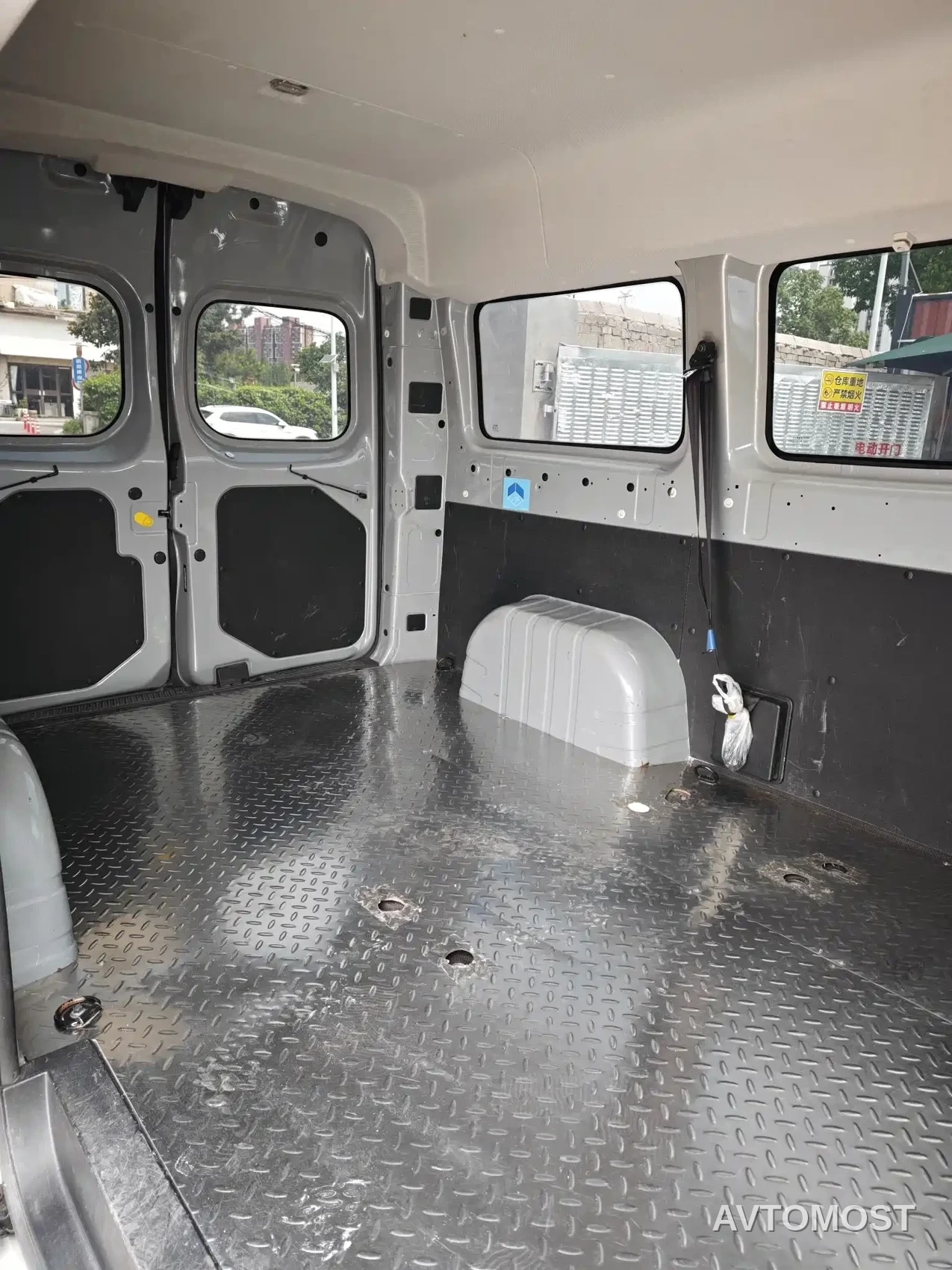 Yuan Cheng Farizon Super VAN 2025 Smart Wealth Edition Short Wheelbase Medium Roof 68kWh Smart Core — фото 6