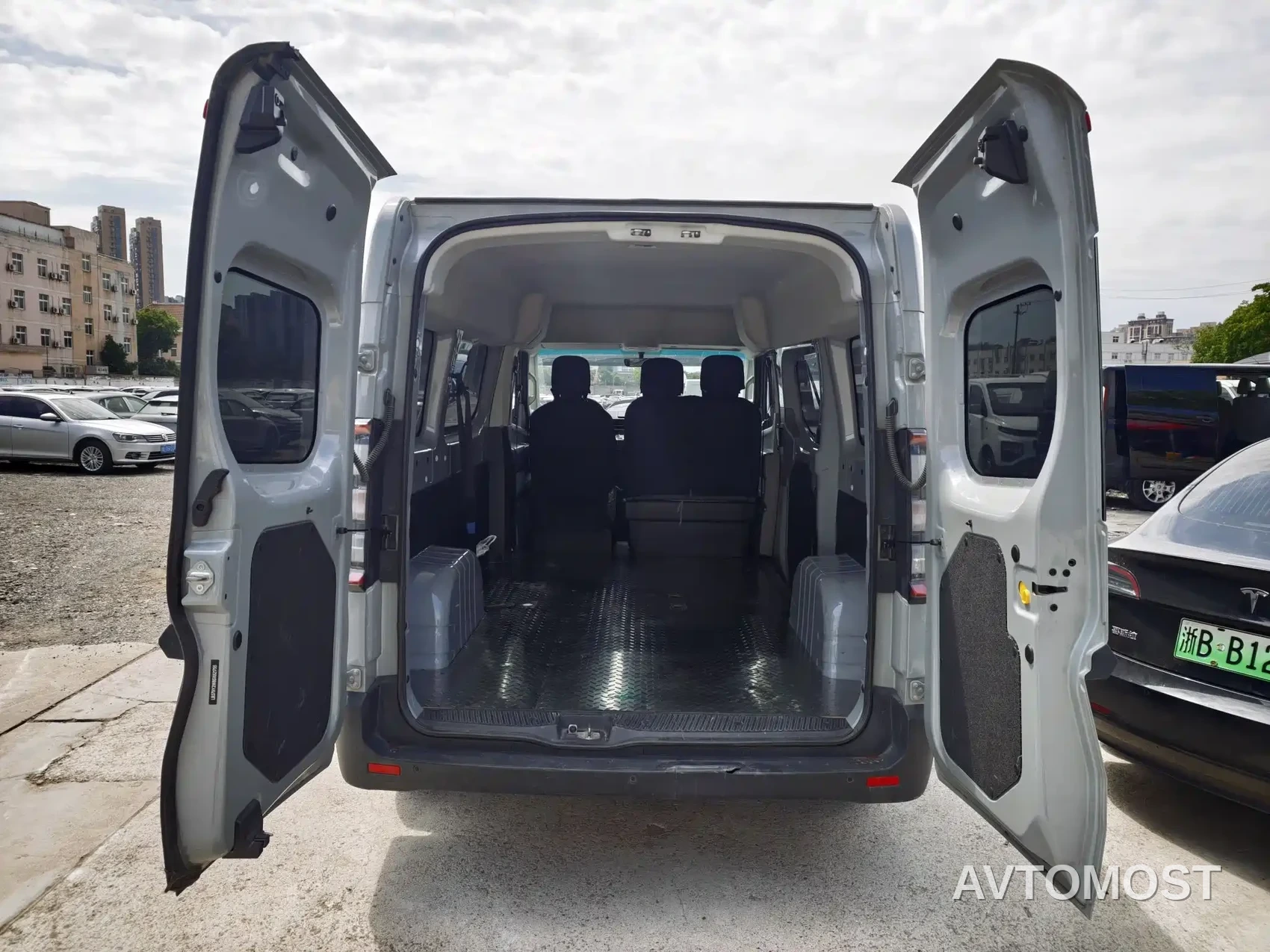 Yuan Cheng Farizon Super VAN 2025 Smart Wealth Edition Short Wheelbase Medium Roof 68kWh Smart Core — фото 10