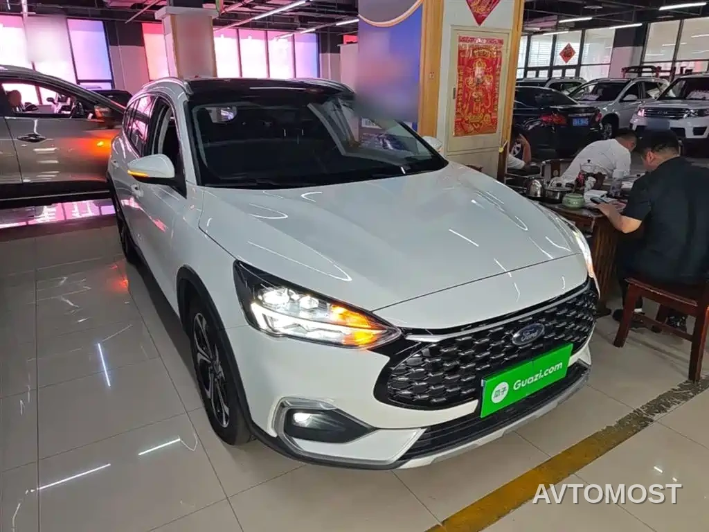 Ford Focus 2021 Shooting Brake EcoBoost 180 Auto Hunter — фото 4