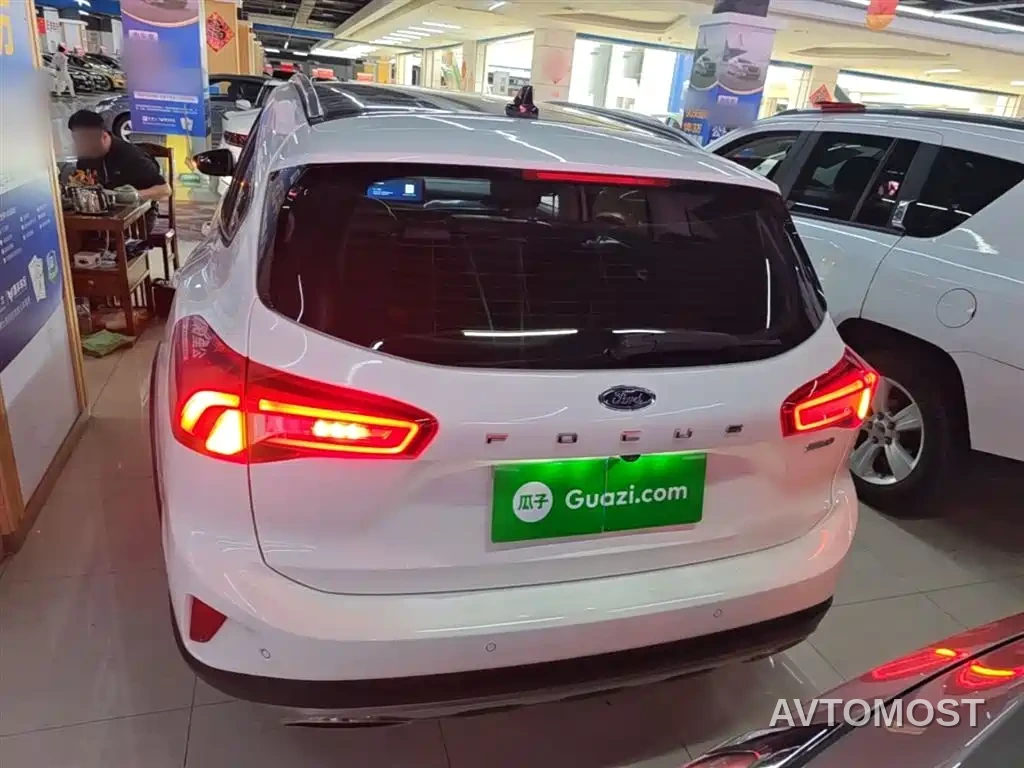Ford Focus 2021 Shooting Brake EcoBoost 180 Auto Hunter — фото 6
