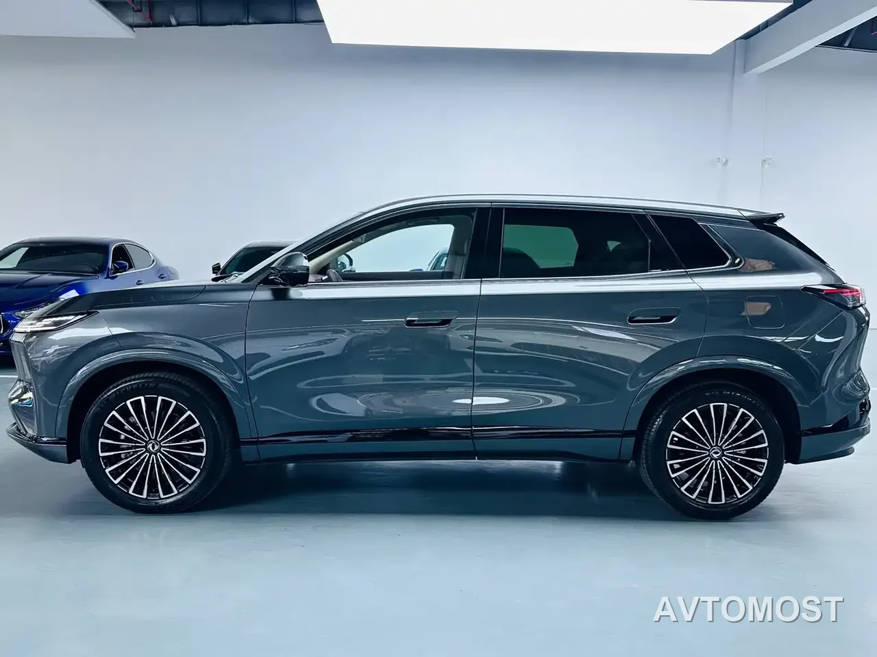 Dongfeng Aeolus L8 2025 Plug-in Hybrid — фото 4
