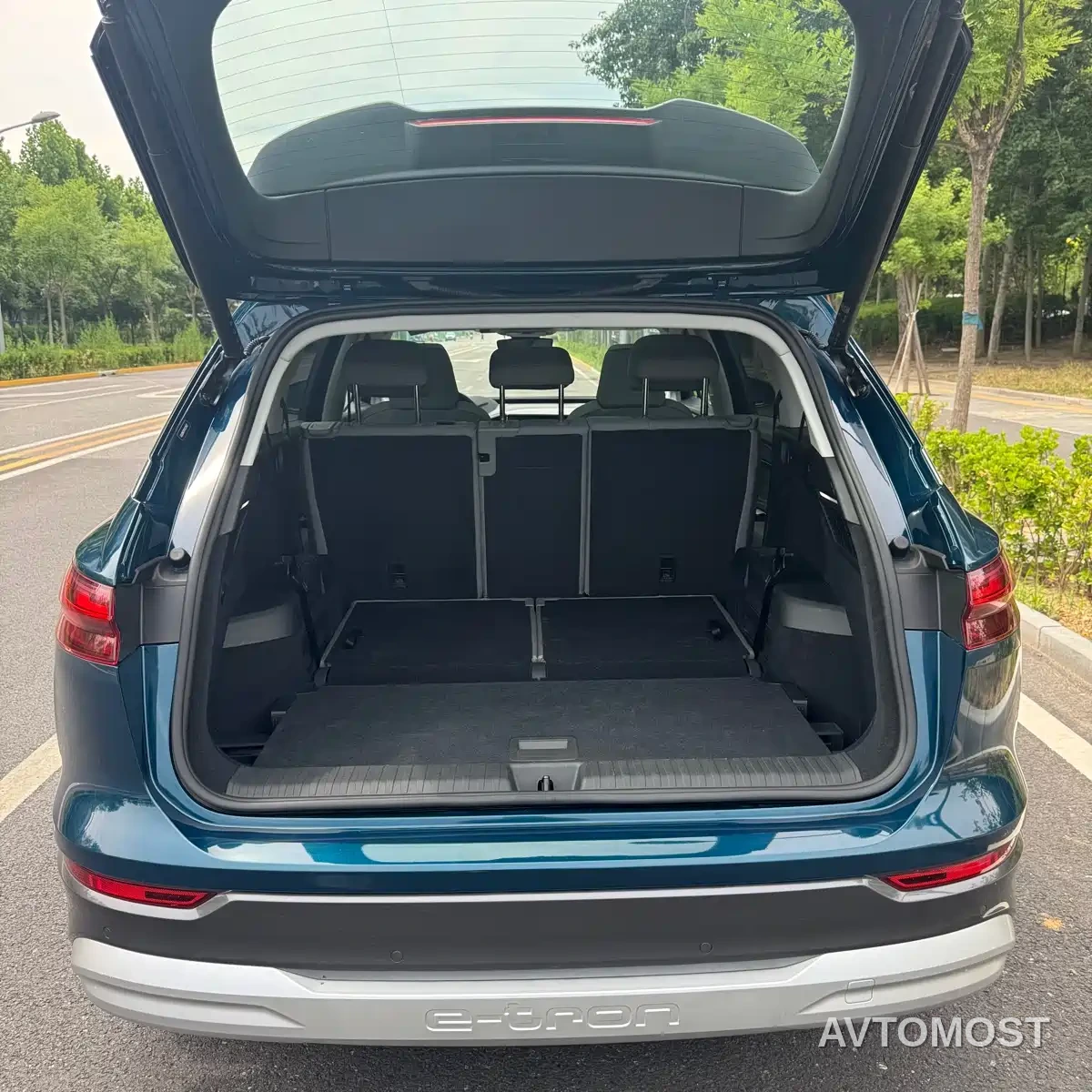 Audi Q5 e-tron 2022 40 e-tron Starlight Edition Brocade Package — фото 8