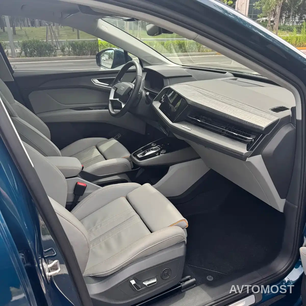 Audi Q5 e-tron 2022 40 e-tron Starlight Edition Brocade Package — фото 10