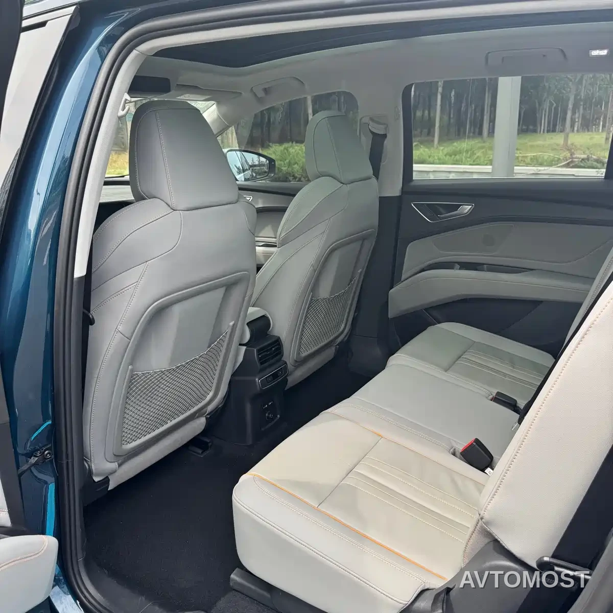 Audi Q5 e-tron 2022 40 e-tron Starlight Edition Brocade Package — фото 11