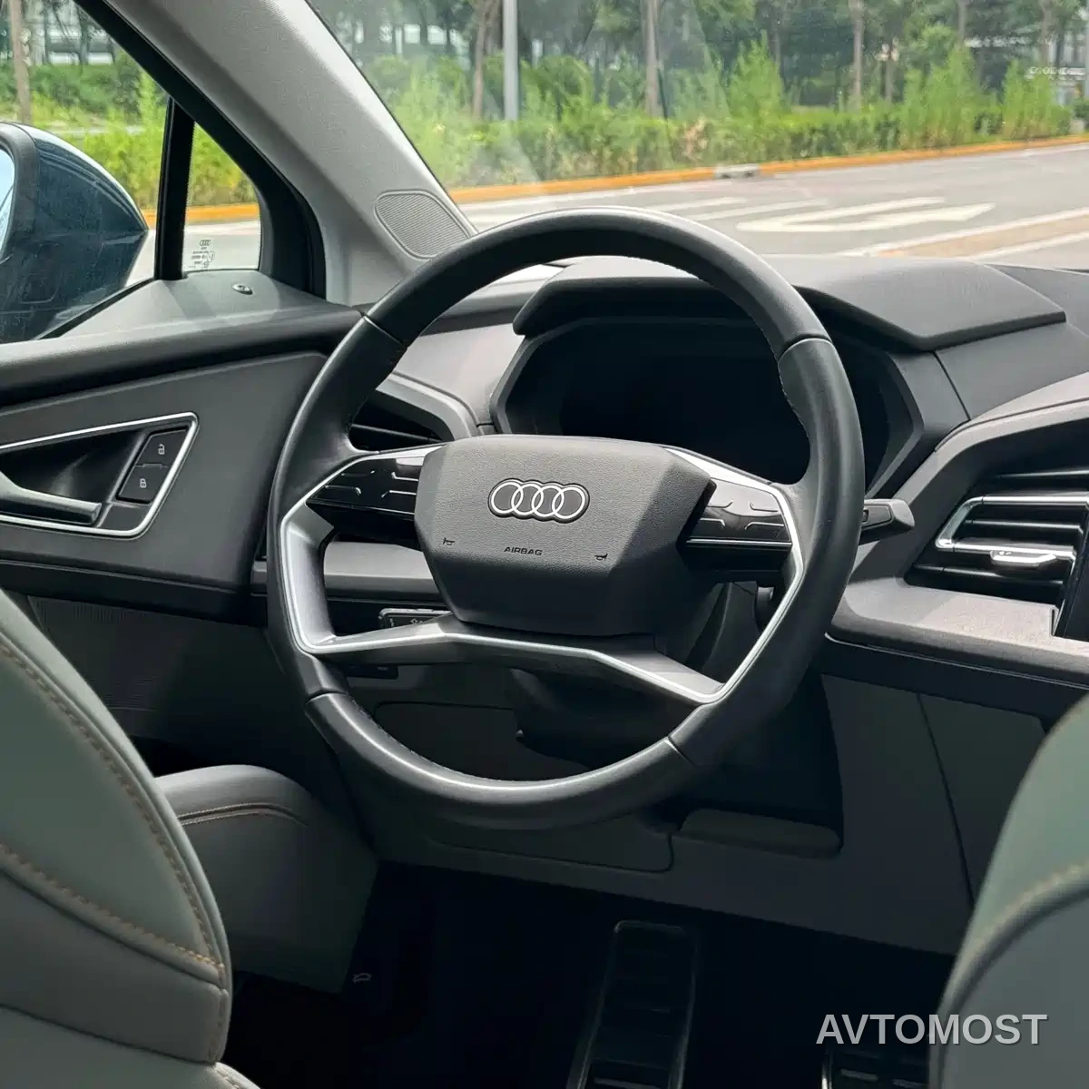 Audi Q5 e-tron 2022 40 e-tron Starlight Edition Brocade Package — фото 24