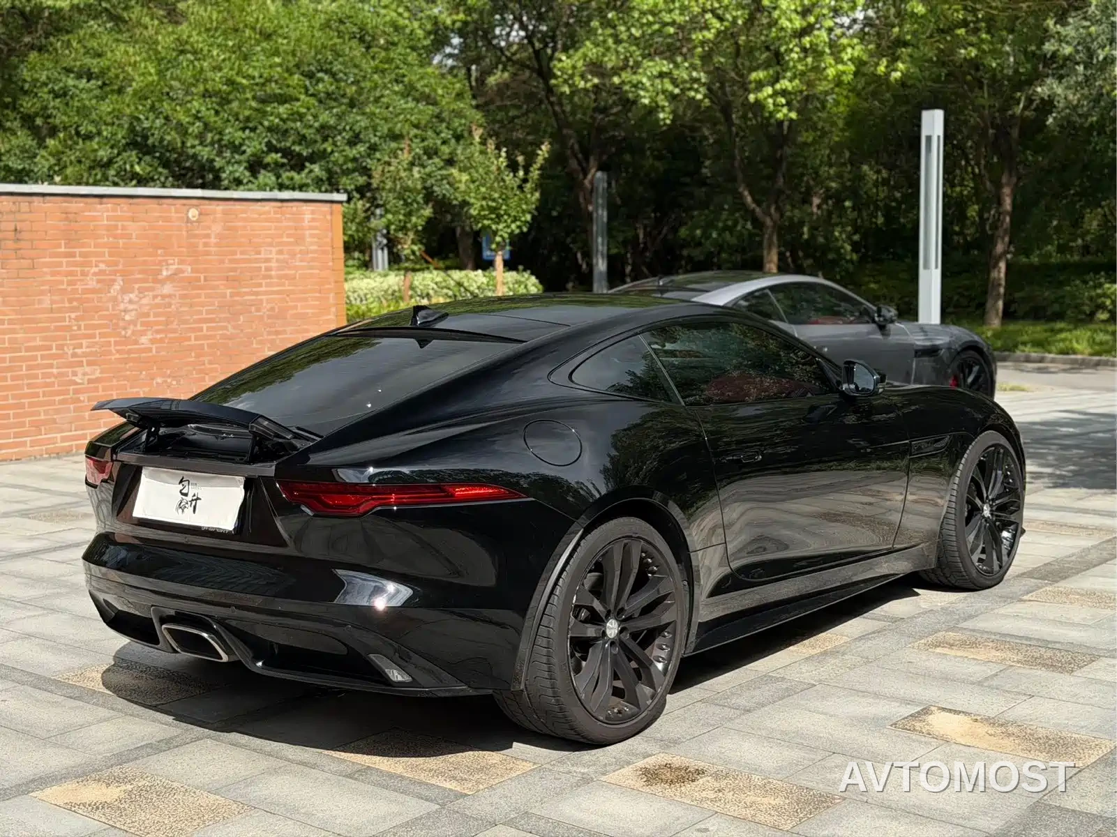 Jaguar F-TYPE 2022 P300 Hardtop R-DYNAMIC BLACK — фото 5