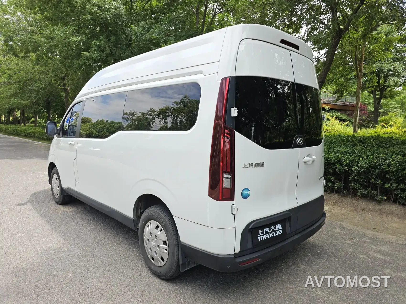 SAIC Maxus Xintu V70 2023 Model 2.0T Elite Edition Automatic Long Wheelbase Medium Roof 6/7-Seater — фото 4