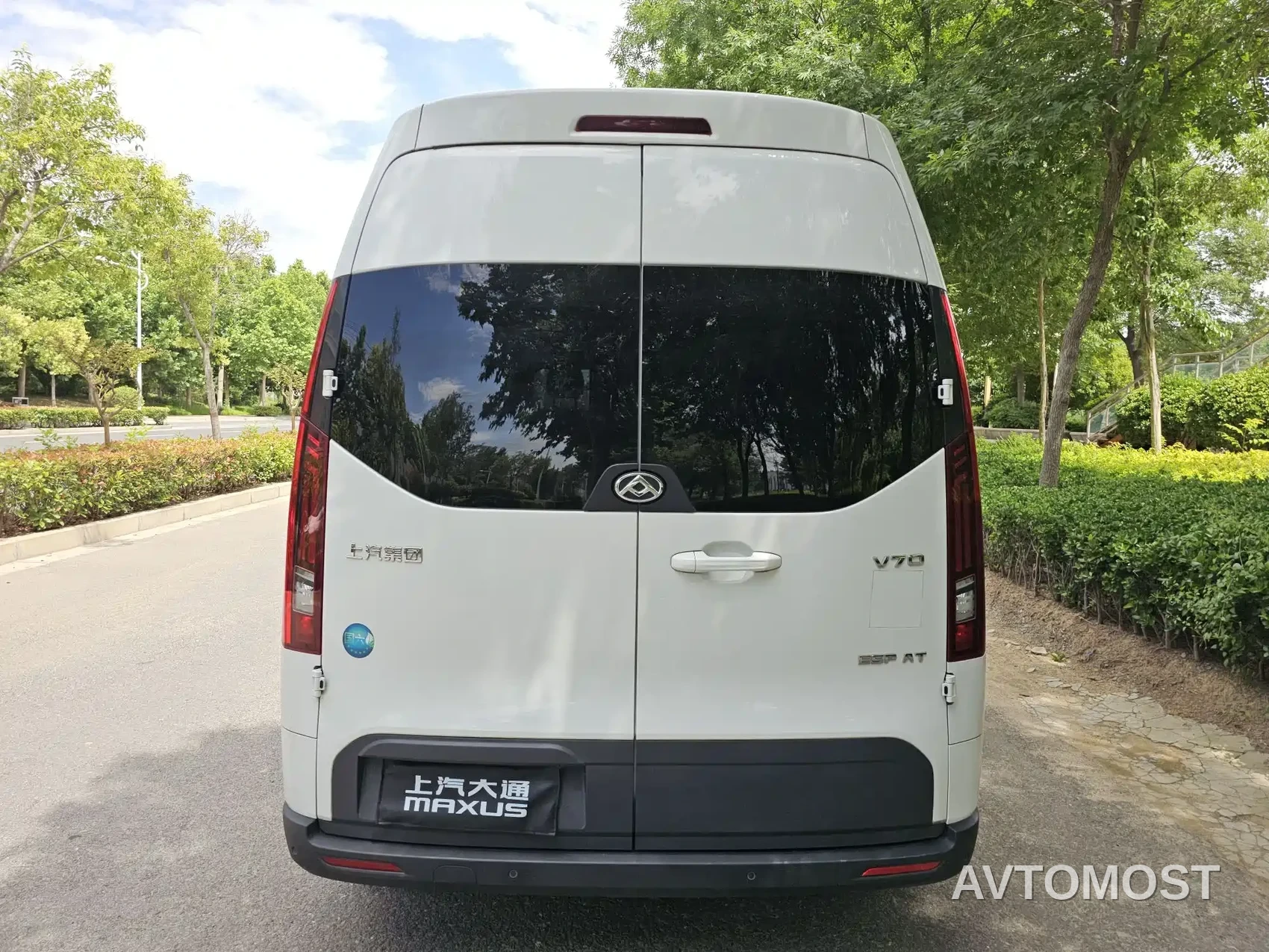 SAIC Maxus Xintu V70 2023 Model 2.0T Elite Edition Automatic Long Wheelbase Medium Roof 6/7-Seater — фото 5