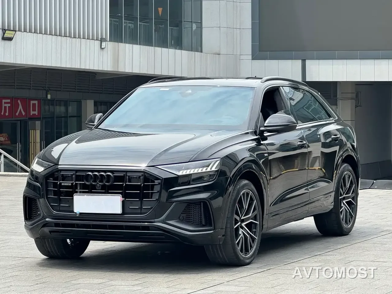 Audi Q8 2022 55 TFSI Exclusive Dynamic — фото 1