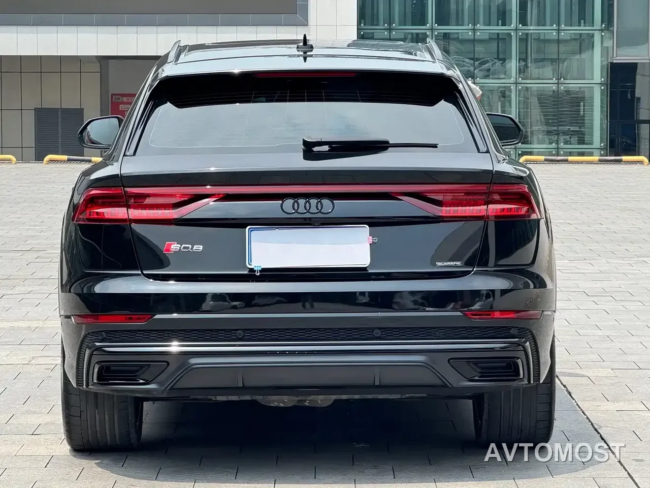 Audi Q8 2022 55 TFSI Exclusive Dynamic — фото 4