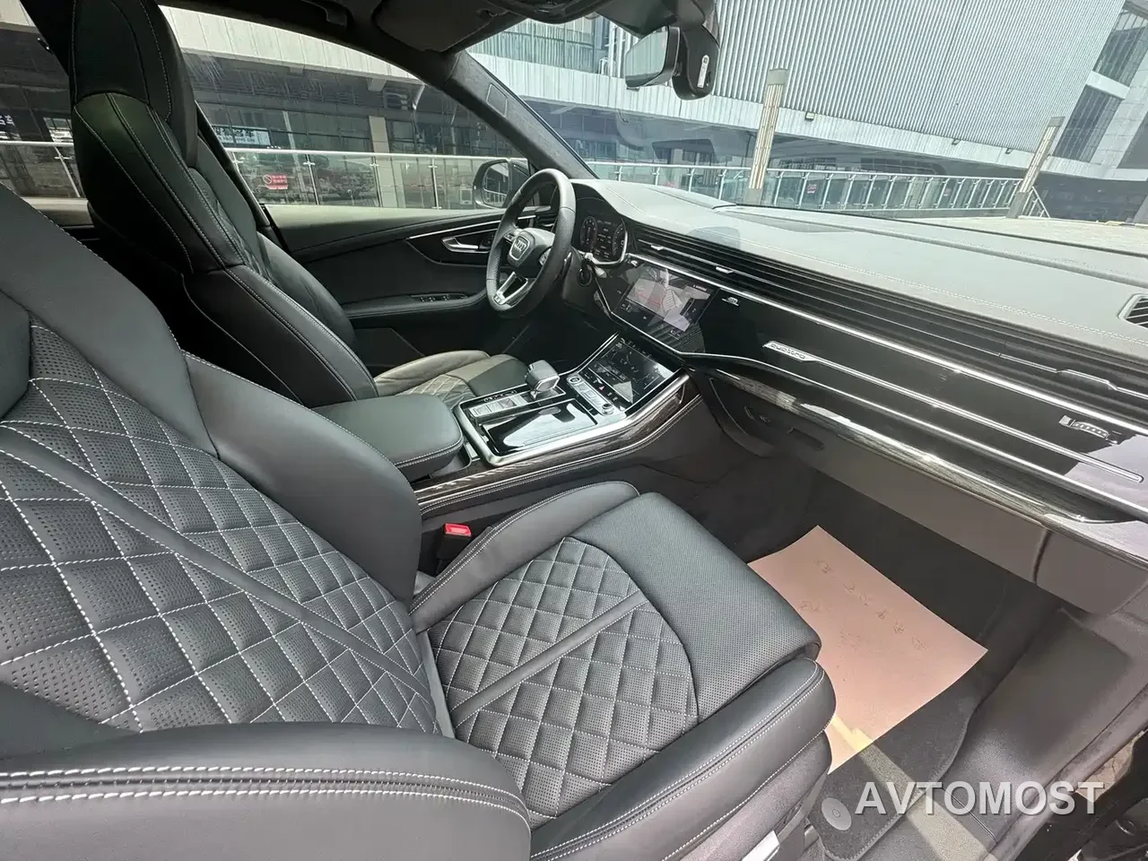 Audi Q8 2022 55 TFSI Exclusive Dynamic — фото 7
