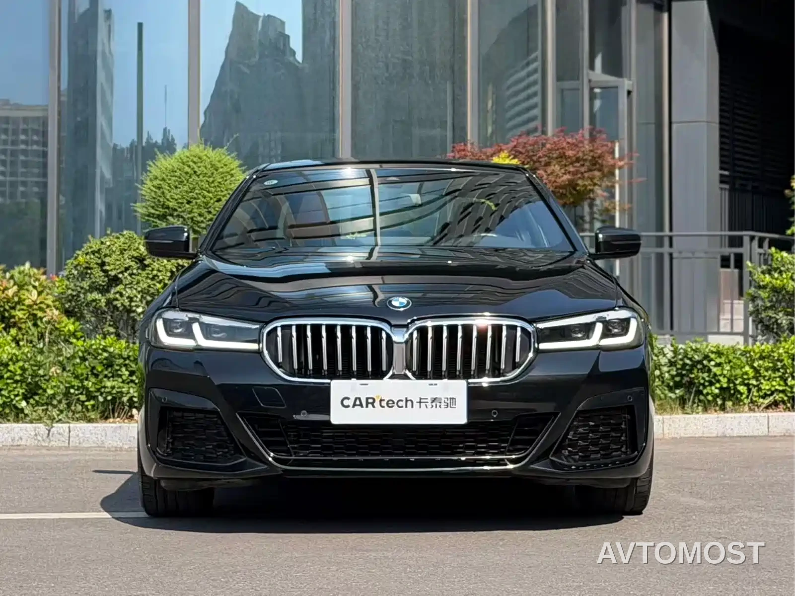 BMW 5 Series (Import) 2022 Model Second Facelift 525i M Sport Package — фото 2