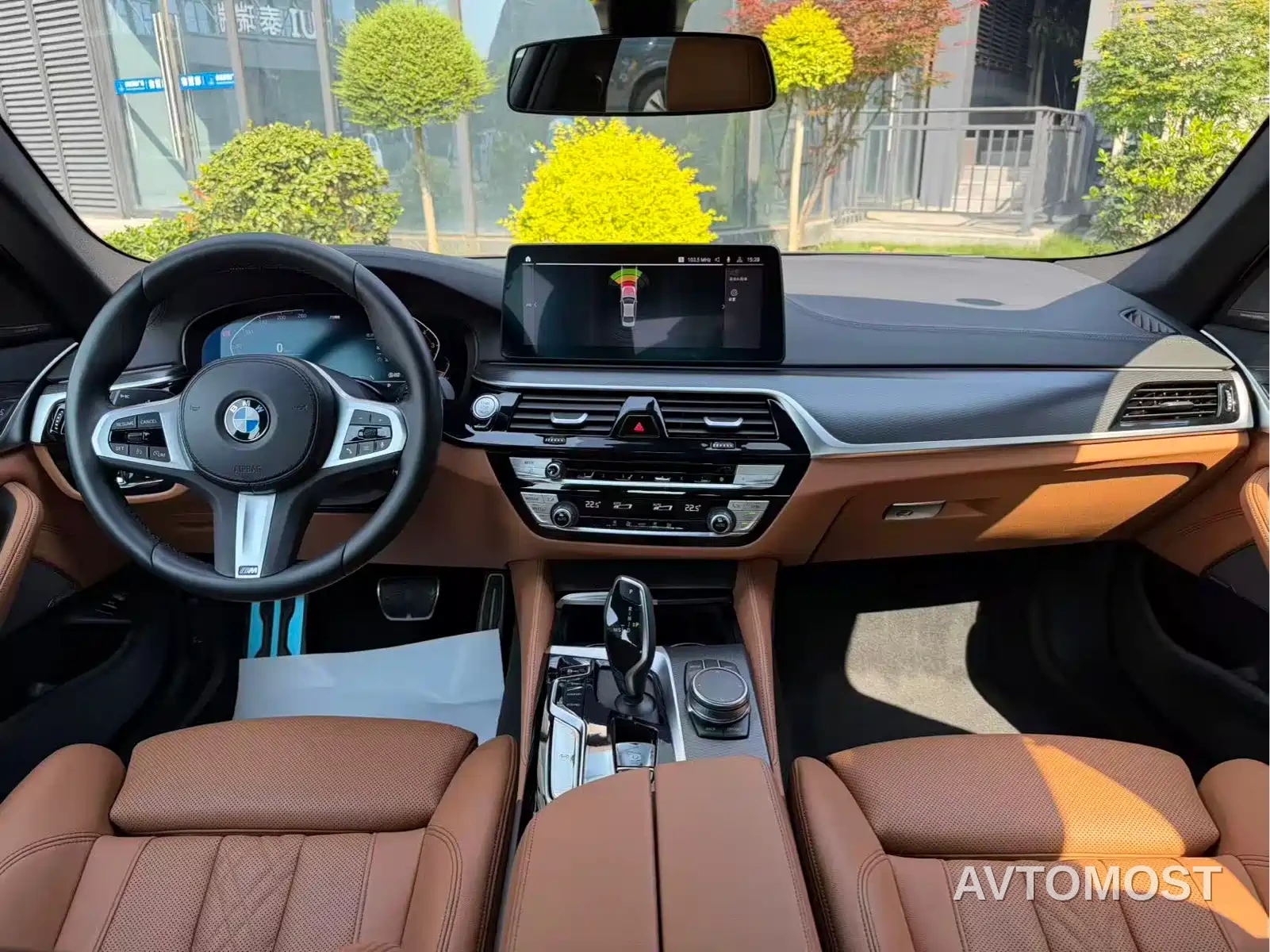 BMW 5 Series (Import) 2022 Model Second Facelift 525i M Sport Package — фото 9